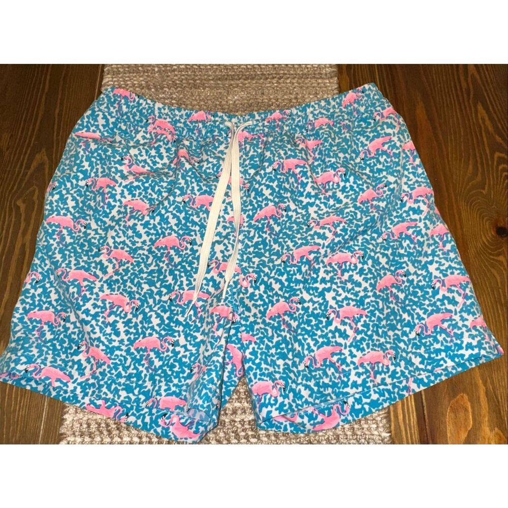 Chubbies The Domingos Are For Flamingos 5.5”Classic Swim Trunk. Size youth XL X-